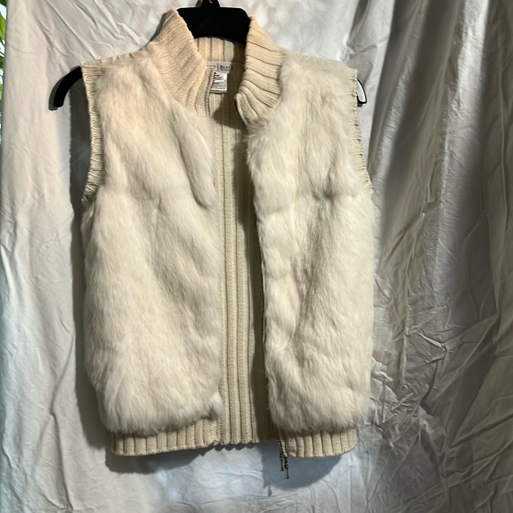 White House Black Market ladies XS white fur & off-white wool blend vest.